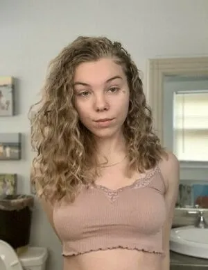 Itslovelyava OnlyFans Leaked Free Thumbnail Picture - #HNOptUGtUp