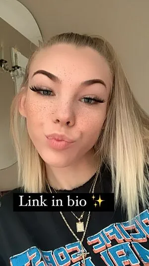 Itslovelyava OnlyFans Leaked Free Thumbnail Picture - #cqmOyRyGEO