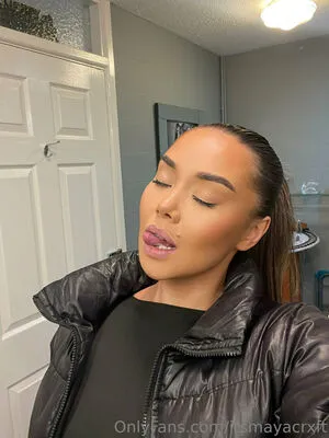 Itsmayakitsune OnlyFans Leaked Free Thumbnail Picture - #LUmitNStx4