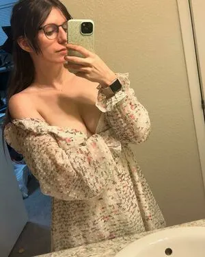 Itsmemegalodon OnlyFans Leaked Free Thumbnail Picture - #C1yz7Ln8U2