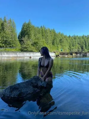 Itsmepetite Fun OnlyFans Leaked Free Thumbnail Picture - #GGe5aTnaMX