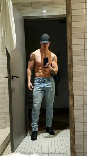 Itsmetylerjames OnlyFans Leaked Free Thumbnail Picture - #E4mqFZguv0