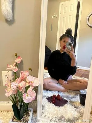 Itsmiavine OnlyFans Leaked Free Thumbnail Picture - #a4qZ1Dz7d0