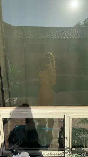 Itsprettykiti OnlyFans Leaked Free Thumbnail Picture - #477RGZDhl9