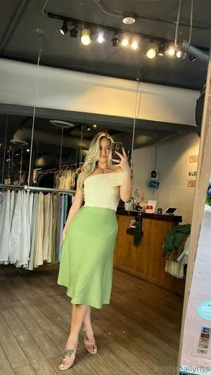 Itsreallyriss OnlyFans Leaked Free Thumbnail Picture - #KfmK8wg32k