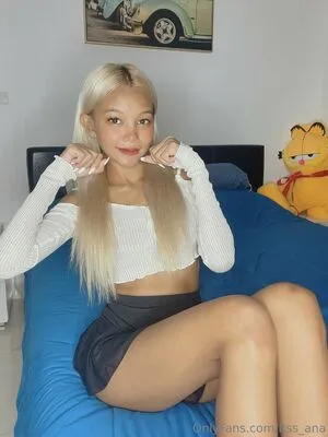 Itss Ana OnlyFans Leaked Free Thumbnail Picture - #B8hsmEx57L