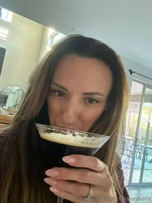 Itssexykelly OnlyFans Leaked Free Thumbnail Picture - #4CTqj4B1h9