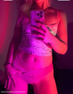 Itssnow OnlyFans Leaked Free Thumbnail Picture - #4mmauIwWON