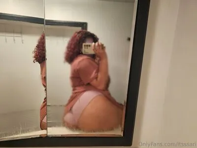 Itsssari OnlyFans Leaked Free Thumbnail Picture - #USOwhnmdja