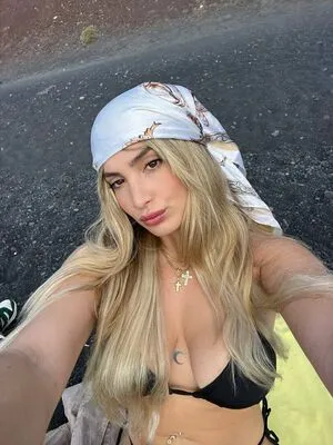 Itssschloeee OnlyFans Leaked Free Thumbnail Picture - #ghO8A0G0D0