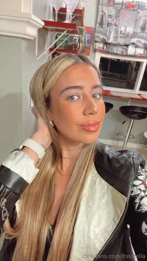 Itssstella OnlyFans Leaked Free Thumbnail Picture - #NWxUCd48TU