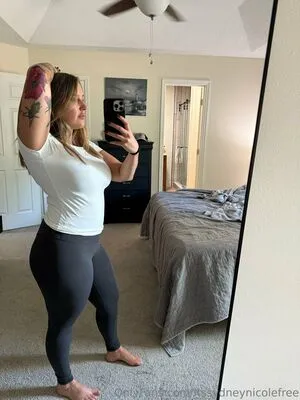 Itssydneynicolefree OnlyFans Leaked Free Thumbnail Picture - #eNxX9C1VoT