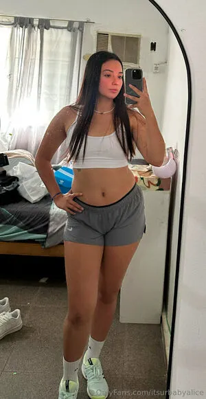 Itsurbabyalice OnlyFans Leaked Free Thumbnail Picture - #bygi52895m