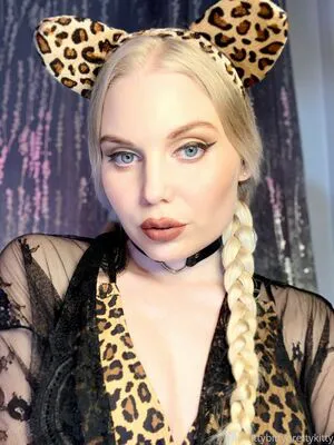 Ittybittyprettykittyfree OnlyFans Leaked Free Thumbnail Picture - #BuLEZy9Tvx