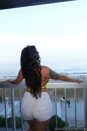 Itwasalwaysmysoles OnlyFans Leaked Free Thumbnail Picture - #1G6855zQ0l