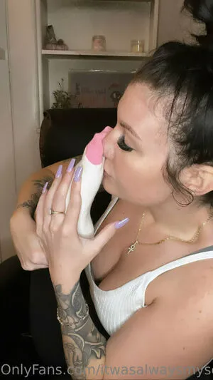 Itwasalwaysmysoles OnlyFans Leaked Free Thumbnail Picture - #8BS4n6WuFf