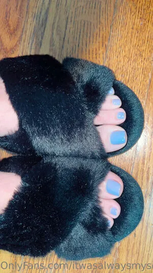 Itwasalwaysmysoles OnlyFans Leaked Free Thumbnail Picture - #jnG4QH7zyg