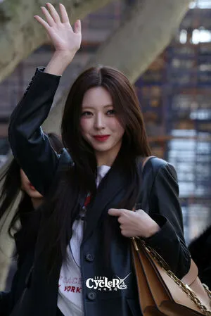 Itzy All In Us OnlyFans Leaked Free Thumbnail Picture - #0mzuZ9xbPC