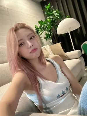 Itzy All In Us OnlyFans Leaked Free Thumbnail Picture - #1Be7a5PweY