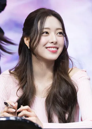 Itzy All In Us OnlyFans Leaked Free Thumbnail Picture - #2oCdRnSirk