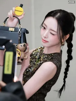 Itzy All In Us OnlyFans Leaked Free Thumbnail Picture - #3P7pNTppUy