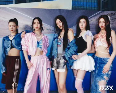 Itzy All In Us OnlyFans Leaked Free Thumbnail Picture - #4IOhEePl5w