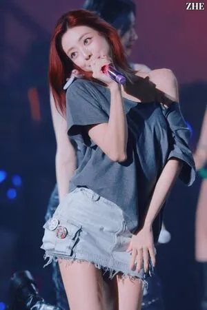 Itzy All In Us OnlyFans Leaked Free Thumbnail Picture - #4ZAZ26A0p0