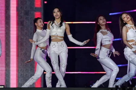 Itzy All In Us OnlyFans Leaked Free Thumbnail Picture - #4xhsSaSgoX
