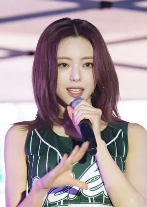 Itzy All In Us OnlyFans Leaked Free Thumbnail Picture - #5B4xrHPceX