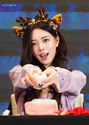 Itzy All In Us OnlyFans Leaked Free Thumbnail Picture - #5Zoh6wsAJo