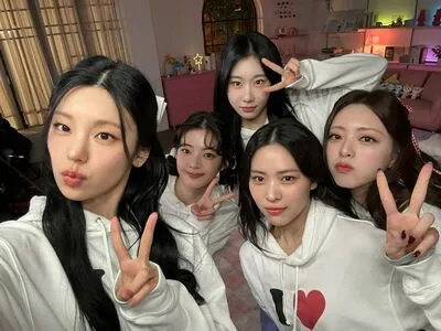 Itzy All In Us OnlyFans Leaked Free Thumbnail Picture - #5w2lZ3syG1