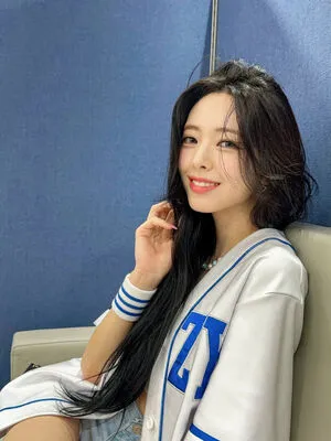 Itzy All In Us OnlyFans Leaked Free Thumbnail Picture - #7XpPpVS28N