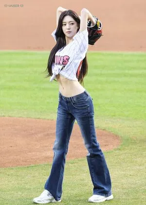 Itzy All In Us OnlyFans Leaked Free Thumbnail Picture - #7k8cXrcrO2