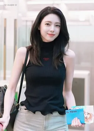 Itzy All In Us OnlyFans Leaked Free Thumbnail Picture - #8EoYALUDx3