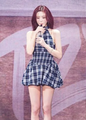 Itzy All In Us OnlyFans Leaked Free Thumbnail Picture - #8qJdLt6gsS