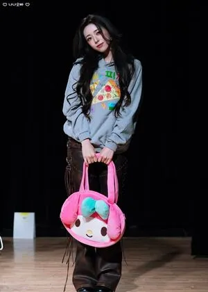 Itzy All In Us OnlyFans Leaked Free Thumbnail Picture - #9YNCX2ypSl