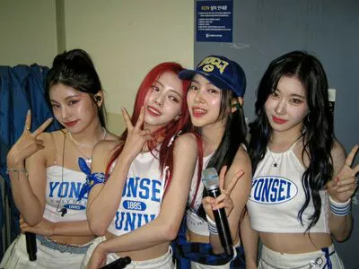 Itzy All In Us OnlyFans Leaked Free Thumbnail Picture - #BT6n846uc4