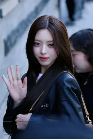 Itzy All In Us OnlyFans Leaked Free Thumbnail Picture - #ENol3OBwyU