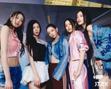 Itzy All In Us OnlyFans Leaked Free Thumbnail Picture - #ETIaGepnI8