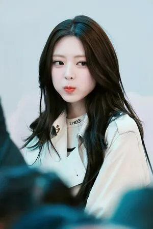 Itzy All In Us OnlyFans Leaked Free Thumbnail Picture - #KMy6icgl37
