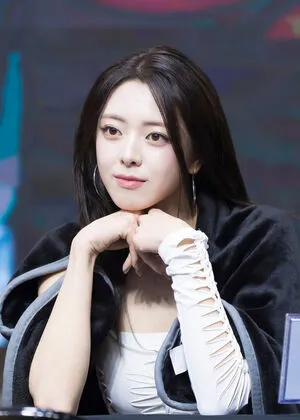 Itzy All In Us OnlyFans Leaked Free Thumbnail Picture - #KY1SF10xf3