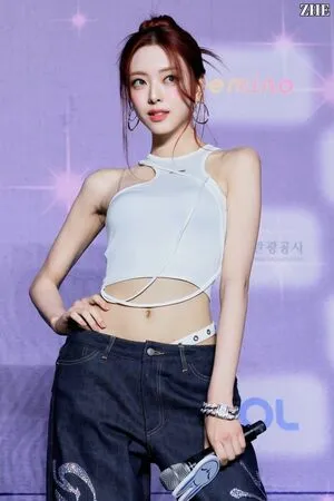 Itzy All In Us OnlyFans Leaked Free Thumbnail Picture - #KeAxRSYIa5