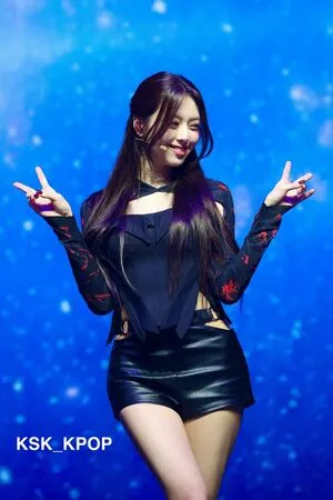Itzy All In Us OnlyFans Leaked Free Thumbnail Picture - #MED7SlPP32