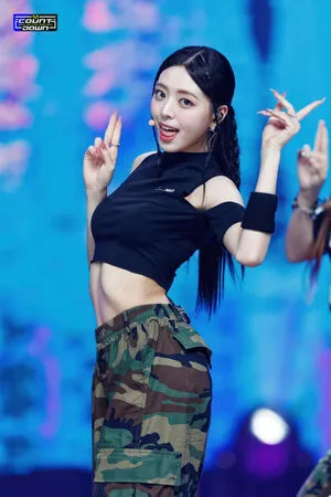 Itzy All In Us OnlyFans Leaked Free Thumbnail Picture - #OCQSGaP2oi