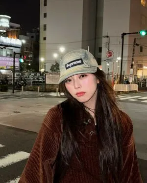 Itzy All In Us OnlyFans Leaked Free Thumbnail Picture - #Q5DuDJktxt