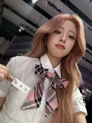 Itzy All In Us OnlyFans Leaked Free Thumbnail Picture - #RYMLNfQTJa