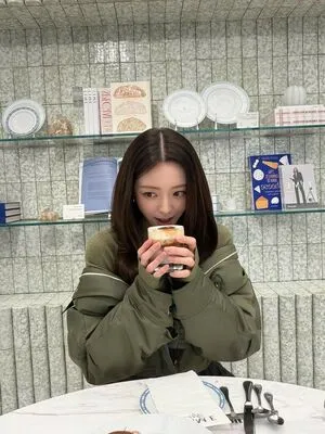 Itzy All In Us OnlyFans Leaked Free Thumbnail Picture - #ThwQokI1fo