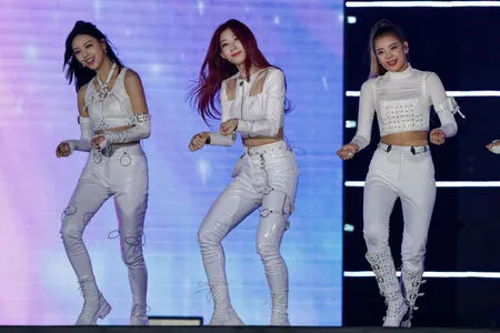 Itzy All In Us OnlyFans Leaked Free Thumbnail Picture - #UV8rtx11M0