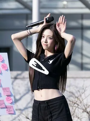 Itzy All In Us OnlyFans Leaked Free Thumbnail Picture - #UvdfINIbAn