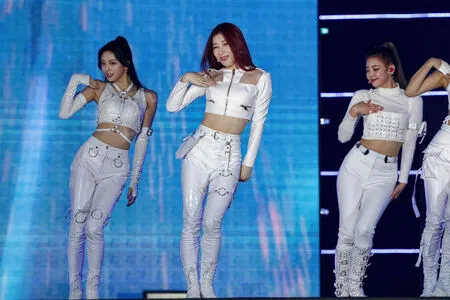 Itzy All In Us OnlyFans Leaked Free Thumbnail Picture - #YAmWSLCNvr